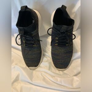 Nike 7 1/2  black multi-color stretch top slip on sneaker